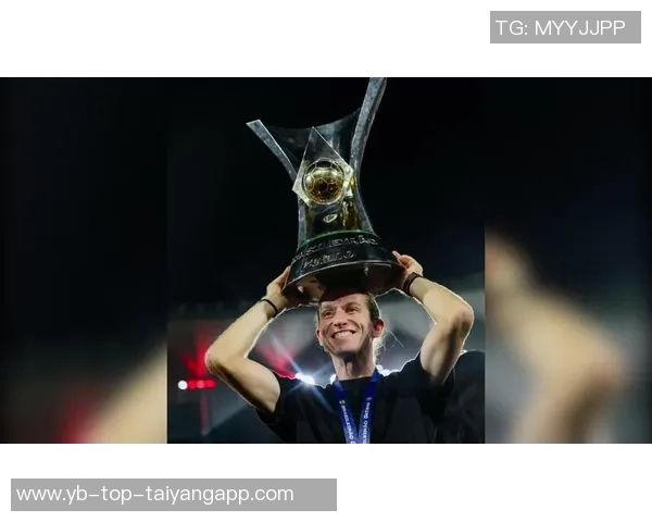 新马拉卡纳见证73244人齐聚助力弗拉门戈夺冠创历史纪录