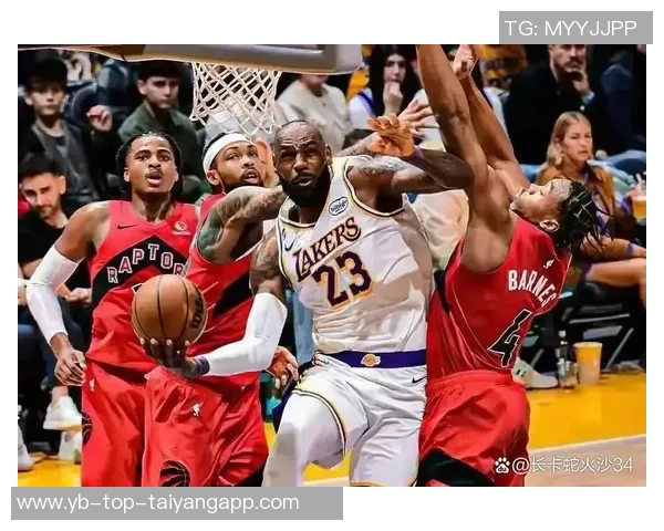 湖人三巨头意外落后马刺20分老詹精彩隔扣引发热议