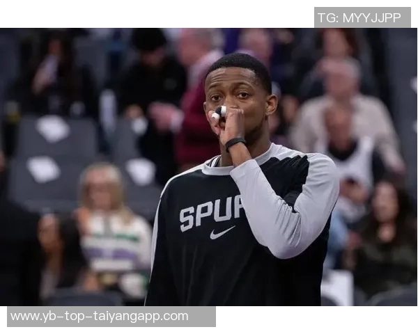 福克斯表现不佳8投4中仅得12分2篮板7助攻罚球命中率低失误频繁 福克斯表现不佳8投4中仅得12分2篮板7助攻罚球命中率低失误频繁