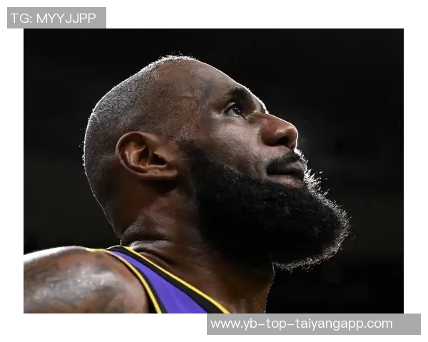 詹姆斯周二中午宣布退役实为广告宣传早有预兆引发热议 詹姆斯周二中午宣布退役实为广告宣传早有预兆引发热议